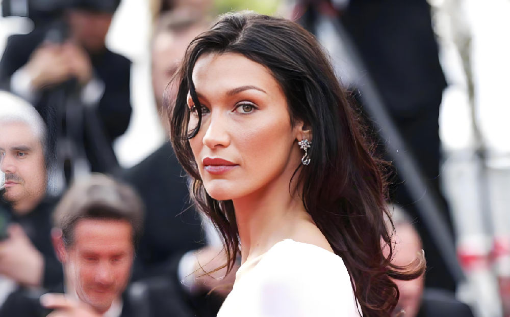 Bella Hadid Leads the Vintage Bag Trend: A Nostalgic Journey Begins